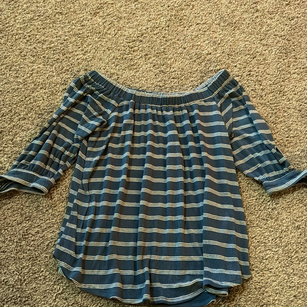 Abercrombie & Fitch off the shoulder shirt